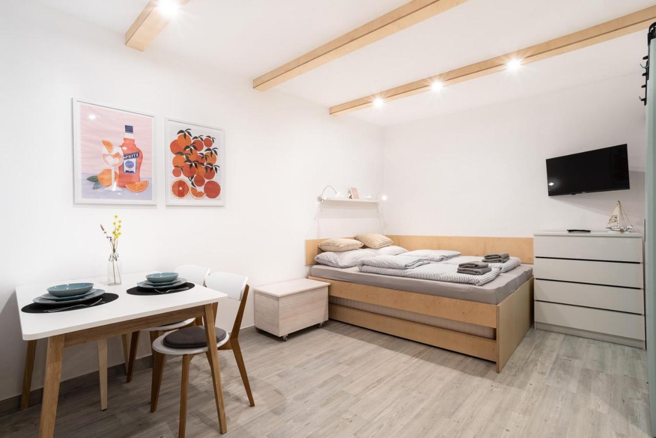 Nautilus, Nearby Svetilnik Apartment Izola